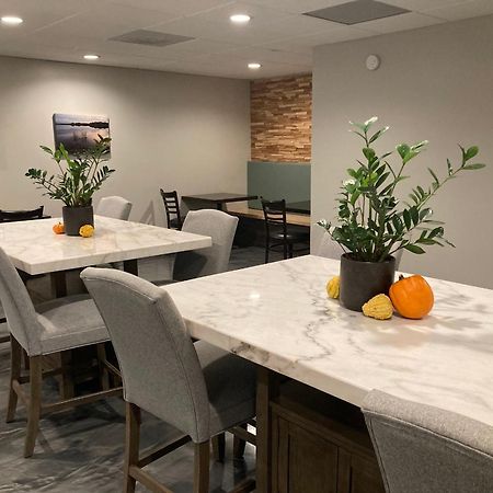 Superior Stay Hotel Marquette Luaran gambar