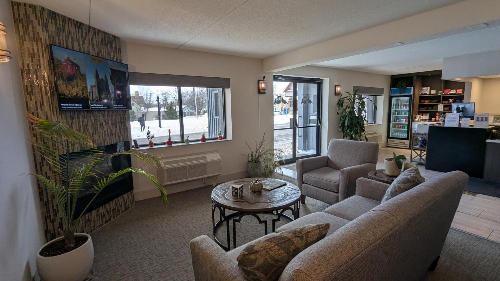 Superior Stay Hotel Marquette Luaran gambar
